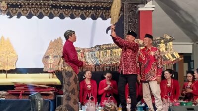 Wujud Syukur, Bersih Kecamatan Kedungwaru Gelar Wayang Kulit Dengan Lakon Gatutkoco Nagih Janji