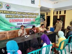Babinsa Koramil 0822/14 Prajekan Dampingi Penyaluran BLT-DD di Desa Penang Bondowoso