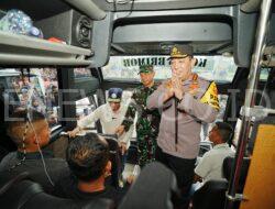 Kapolri Jenderal Listyo Sigit Prabowo melepas keberangkatan mudik gratis